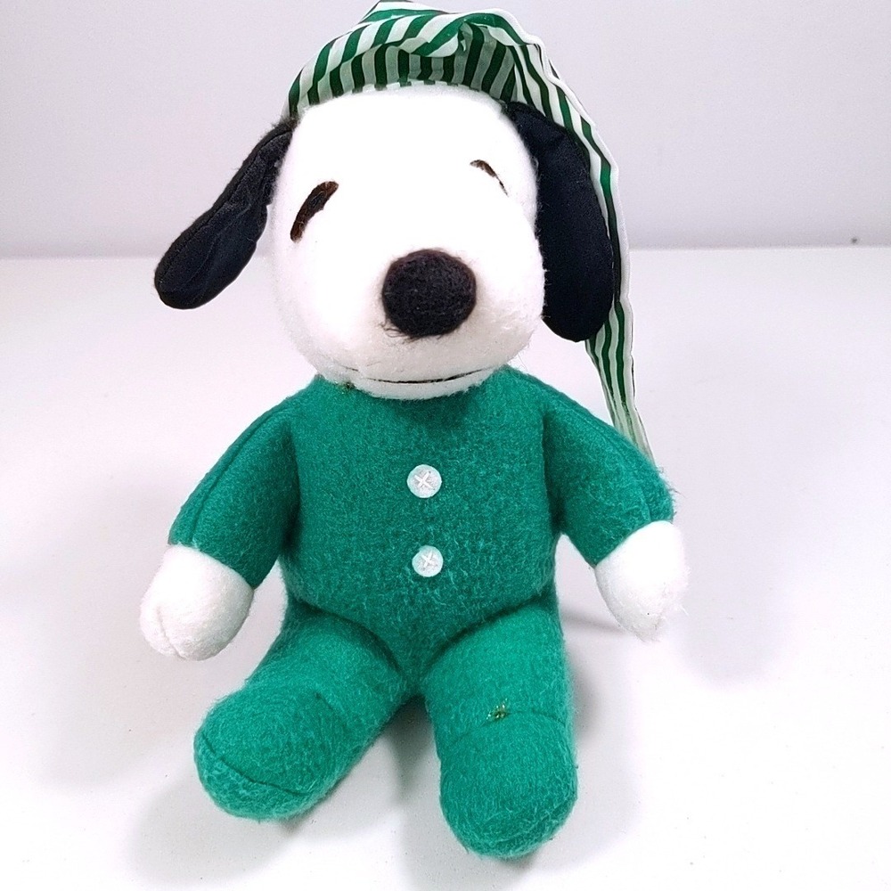 VTG 1999 Snoopy‎ Plush Peanuts Determined Productions Green Pajamas Nightcap 8"